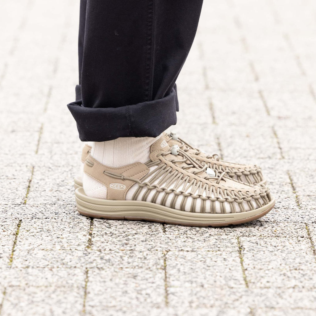MEN'S UNEEK - TIMBERWOLF/PLAZA TAUPE