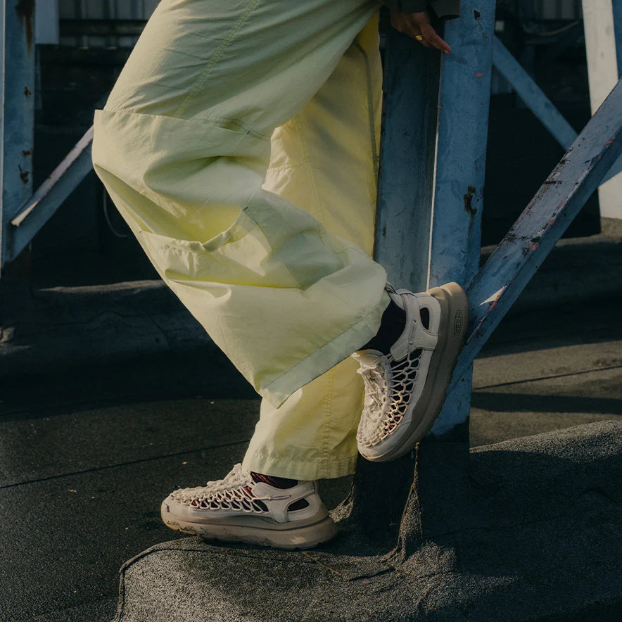 WOMEN'S UNEEK WK - BIRCH/PLAZA TAUPE